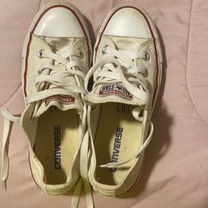 Women’s converse size 5